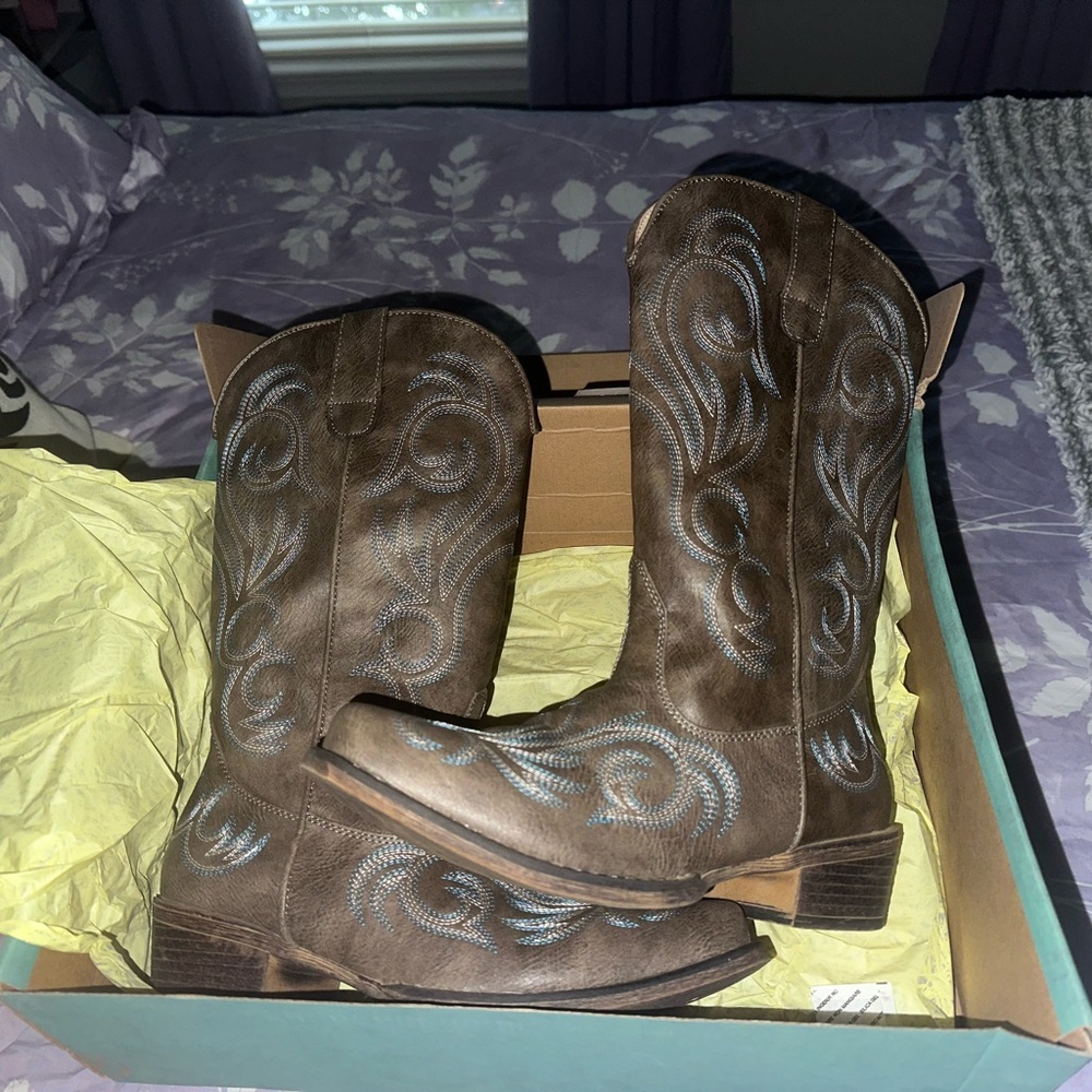 Roper Brown Cowboy Boots with Blue Embroidery
